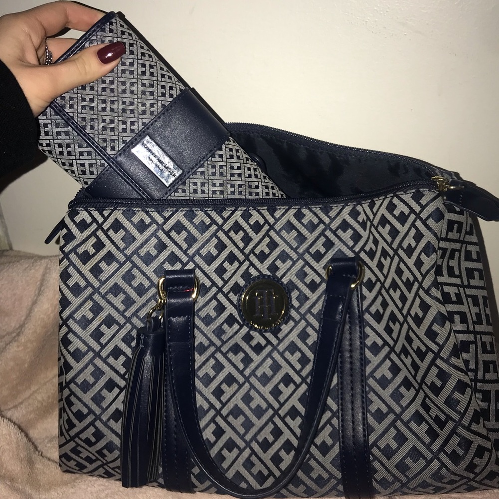 Tommy Hilfiger purse & wallet matching set